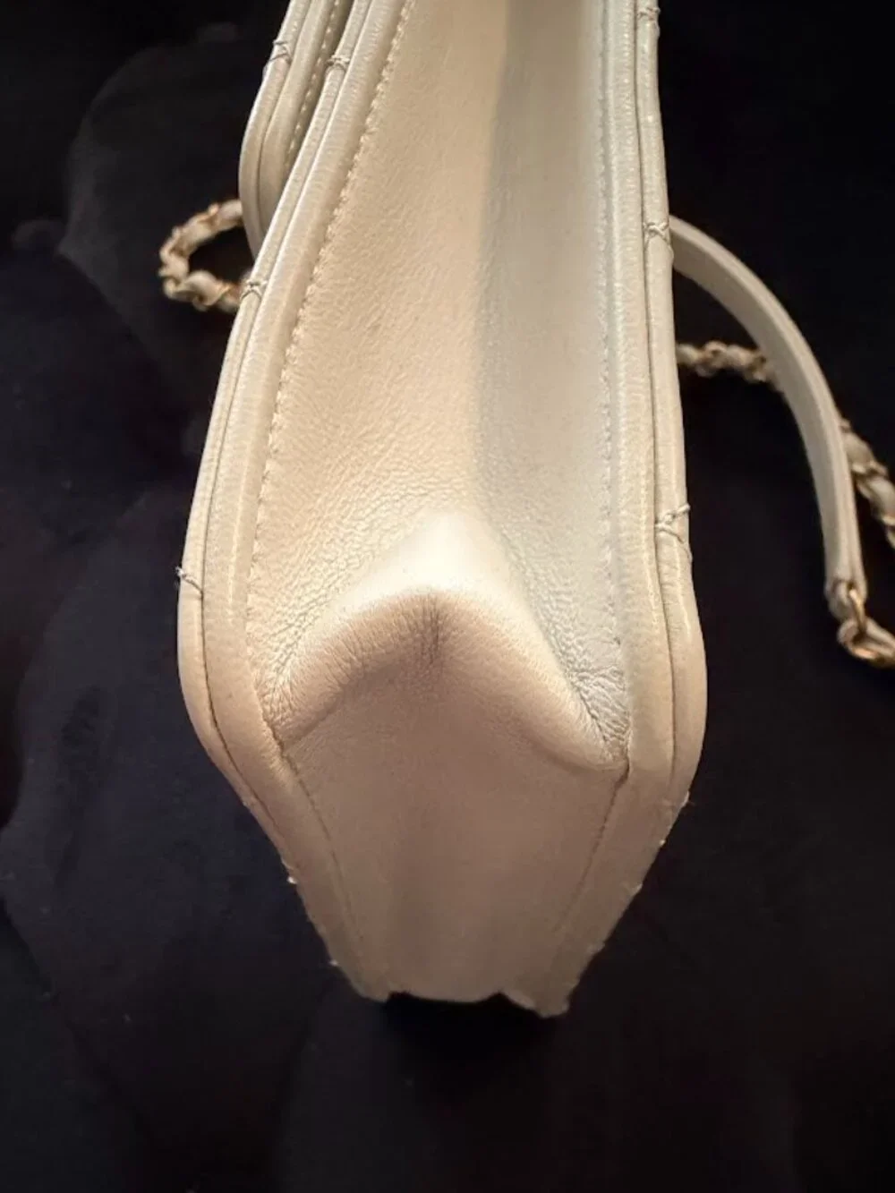 Chanel R2649 White Lambskin Mini Flap Bag Quilted Gold CC Chain Top Handle Rare